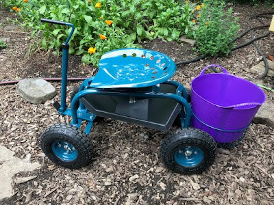 Garden scooter