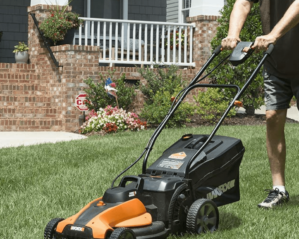 Best Lawn Mowers for Small Yards on Amazon – 4 Top Picks for You!