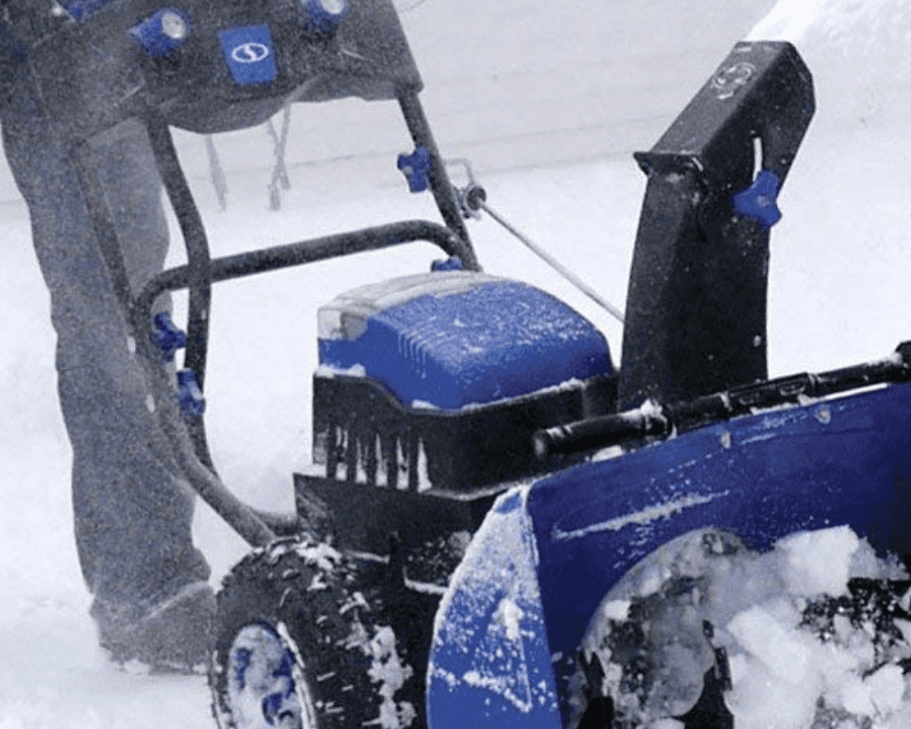 Best 24-Inch Snow Blowers on Amazon –Convenient to Use and Maneuver