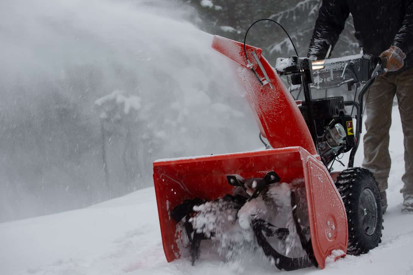 How much gas does snow blower use 1