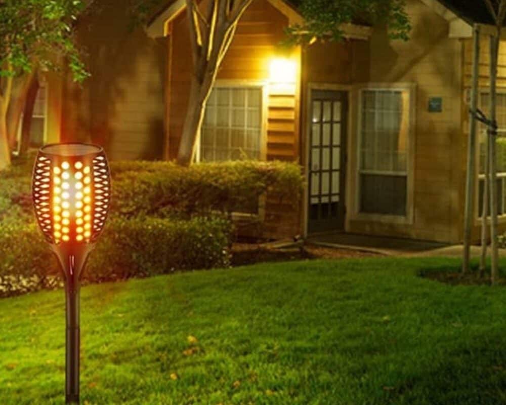 Solar Garden Light – 4 Amazing Things You Need to Know!