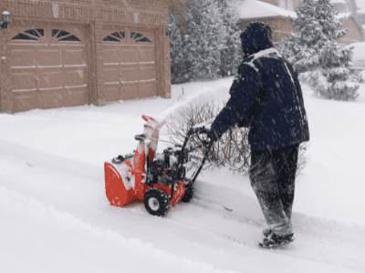 How much gas does snow blower use 4
