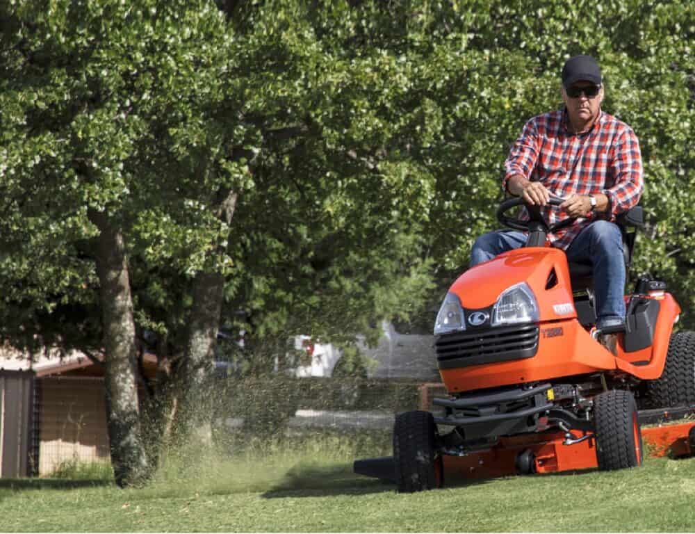 Best Rated Kubota Lawn Tractors – Comparison of 5 Top Models