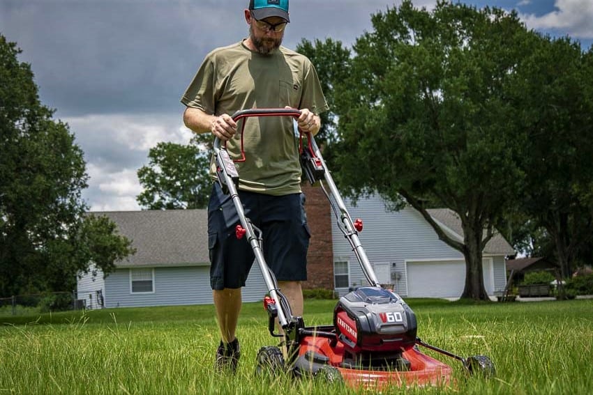 How a cordless lawn mower work 1