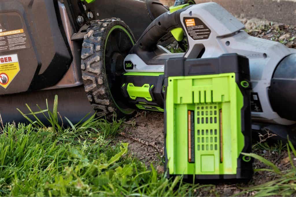 How a cordless lawn mower work