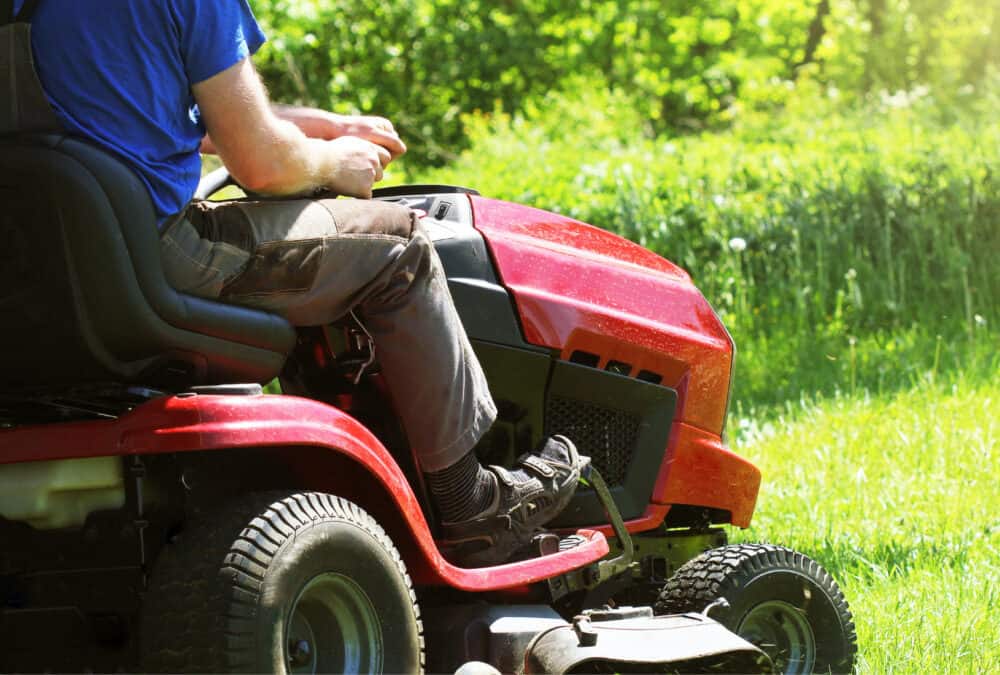 3 Riding Lawn Mower Types: A Complete Explanation