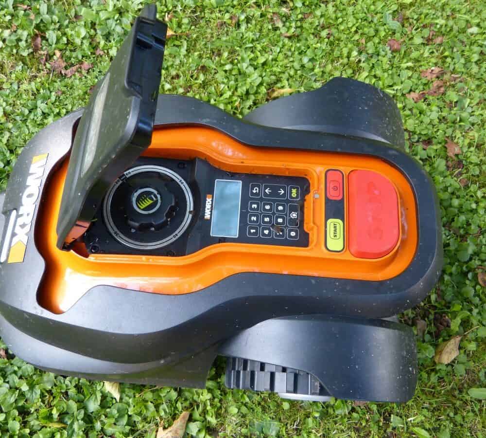 Superb 4 Guides to Service your Robot Lawn Mower – Riding Lawn Mower Small