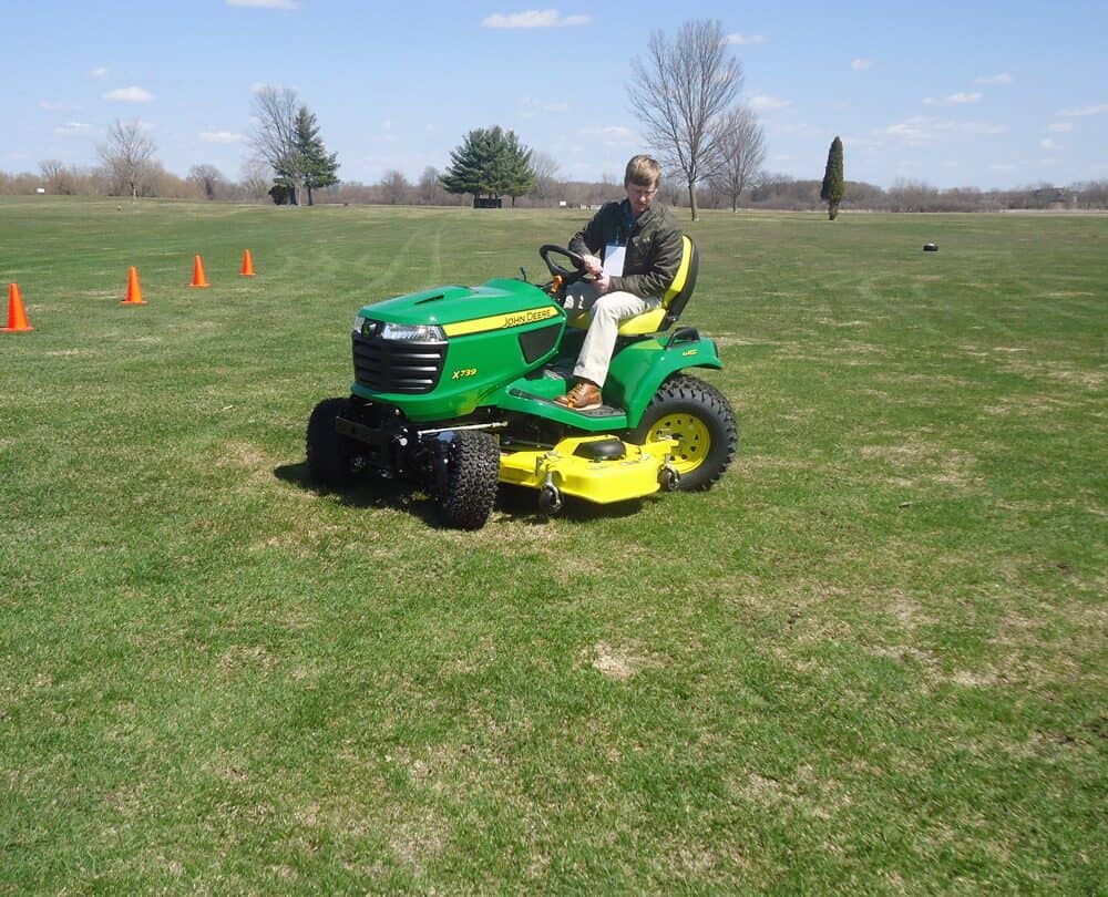 Online Riding Lawn Mowers: 4 Best Choices
