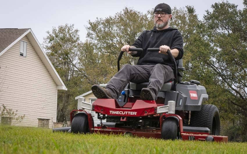 Best 10 Things to Consider When Buying a Riding Lawn Mower for Sale Near Me