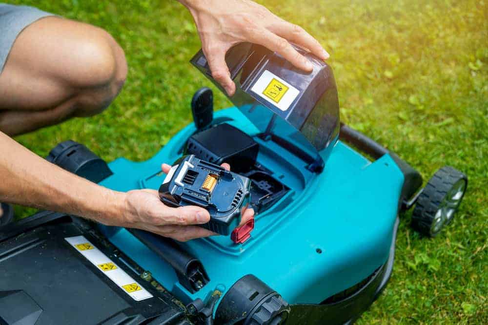 Change my lawn mower battery 2